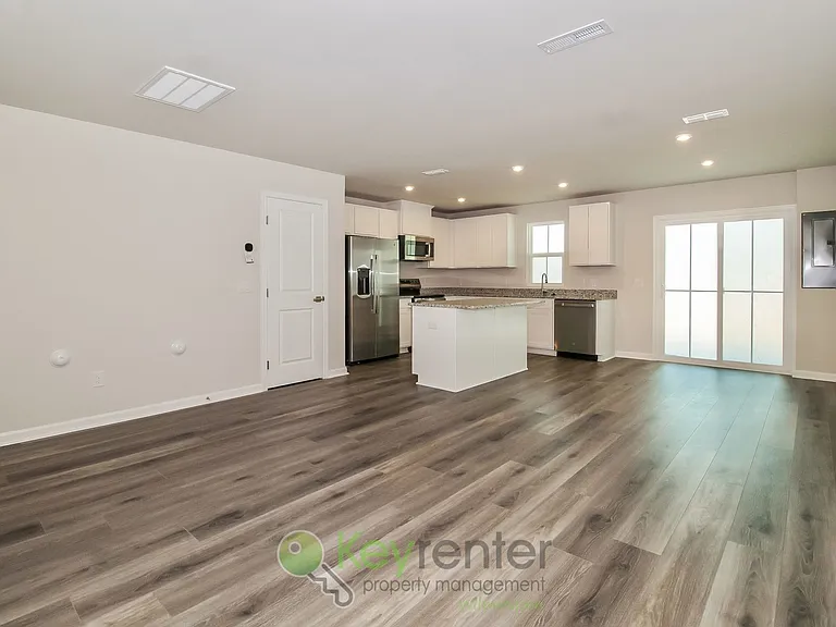 3198 NW Edgemead Cir #D — Photo 5