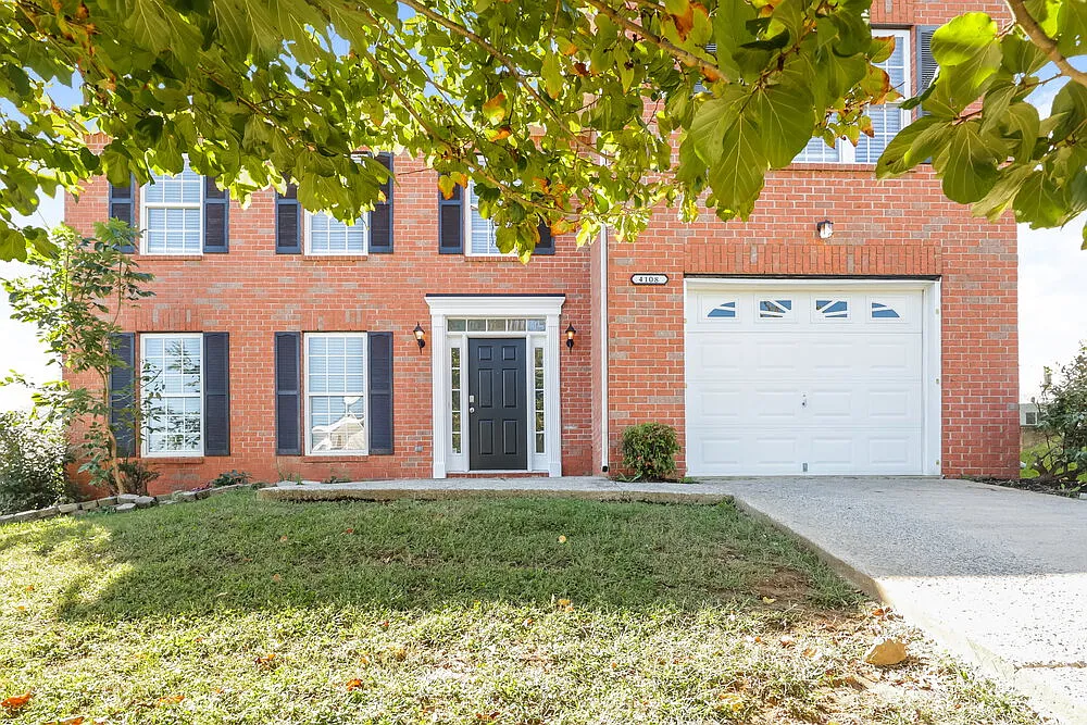 4 bed, 2.5 bath, 2104 sqft, $2,315 — Photo 4