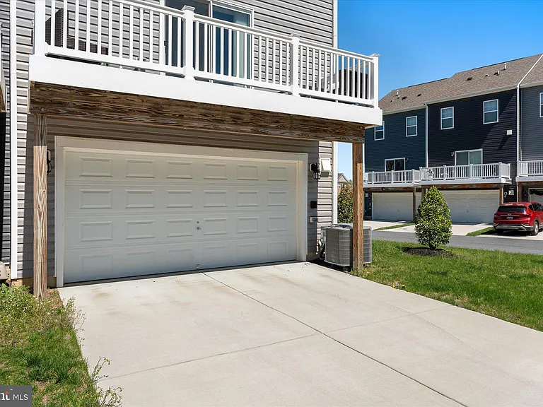 9611 Silver Bluff Way — Photo 30