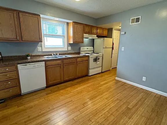 2nd image of 110 W Lake Shore Dr #6782d777a