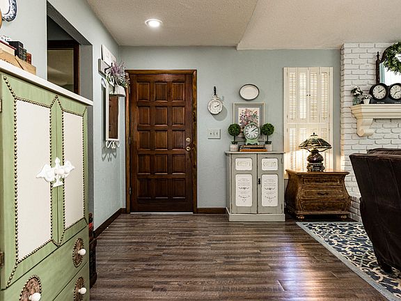 5th image of 169 Foxglen Ct