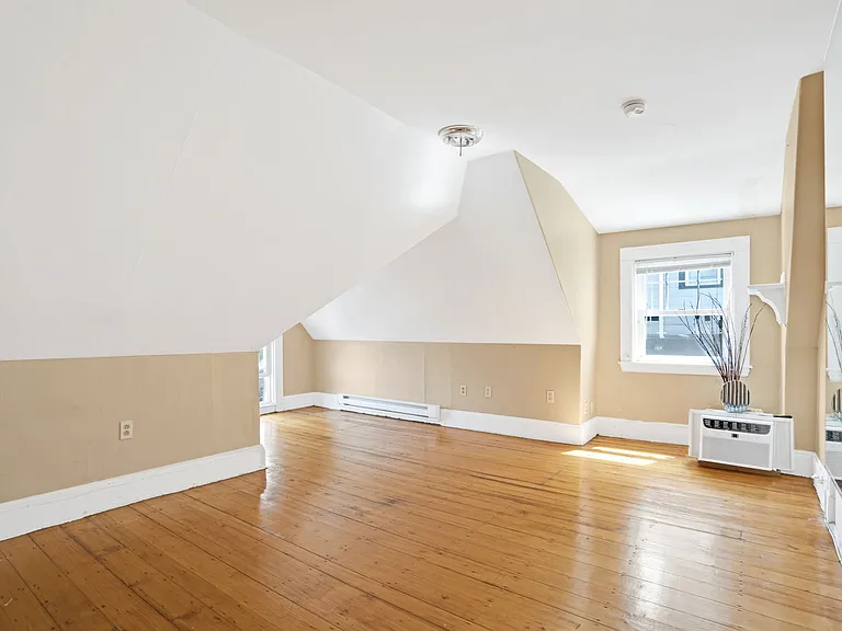 49 Elmore St #3 — Photo 15