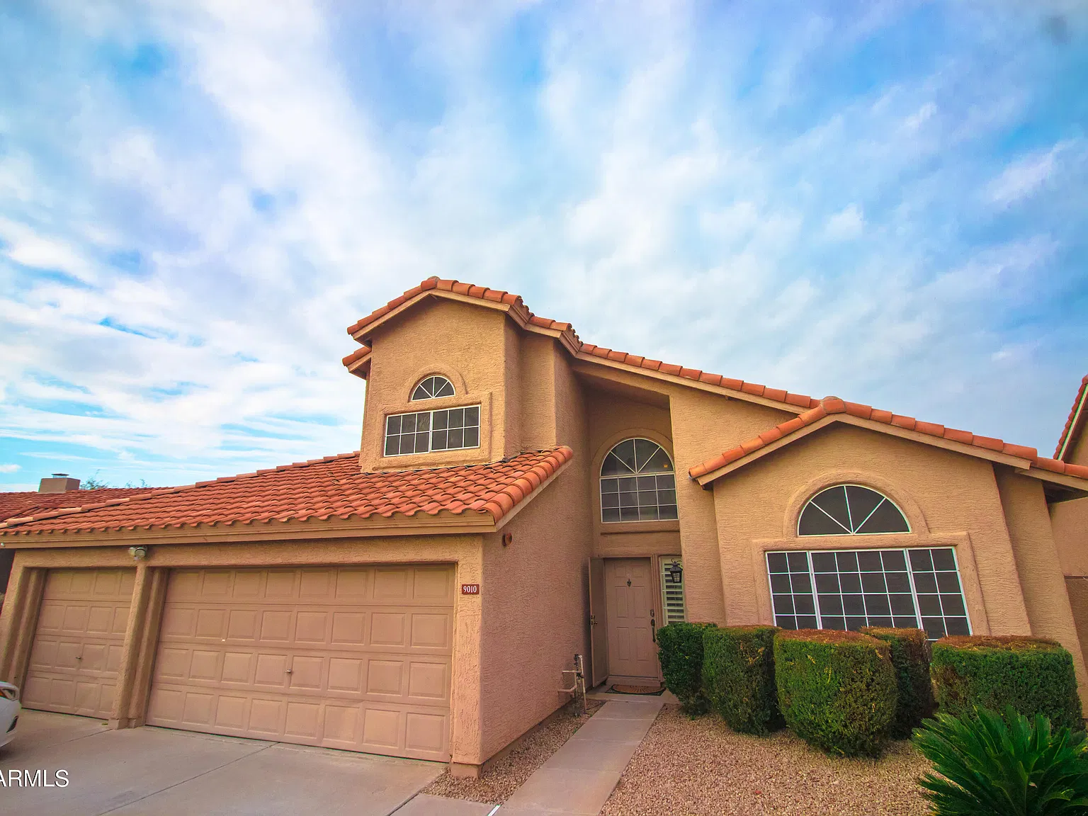 4 bed, 3.0 bath, 2350 sqft, $4,000 — Photo 1