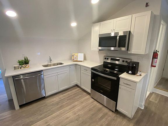 3rd image of 37 Bridge St #11025110