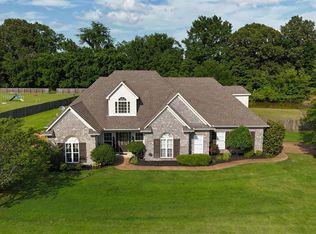460 Crooked Creek Dr, Oakland, TN 38060
