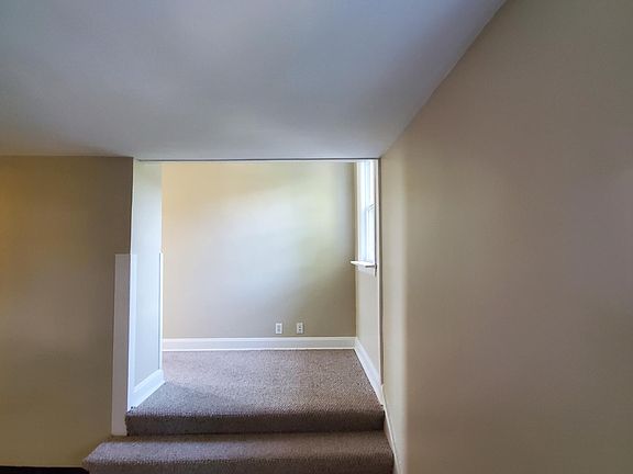 Small hallway from kitchen to living room