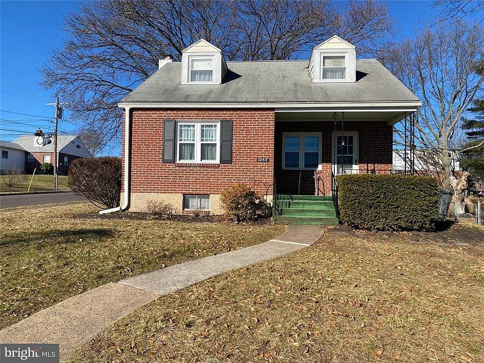 1st image of 1055 Park Dr
