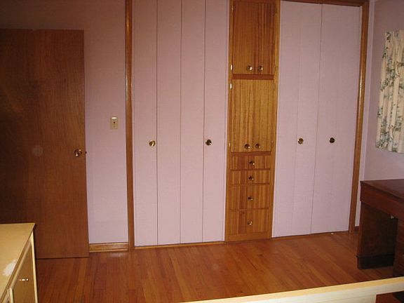 4th image of 633 White Ave