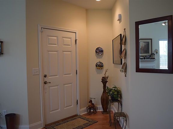 3rd image of 414 Nandina Ct