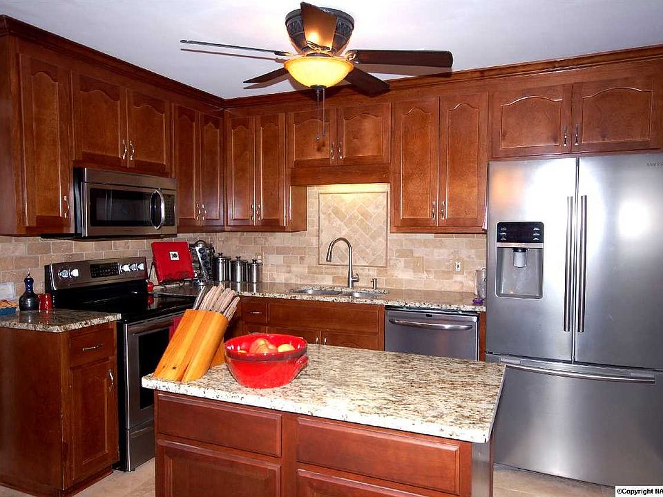 1st image of 100 Buckhorn Cir