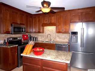 100 Buckhorn Cir, New Market, AL 35761