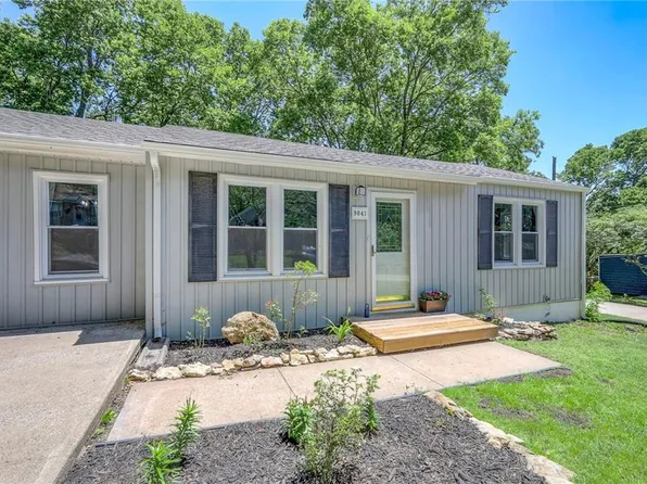 9041 Grand Ave, Kansas City, MO 64114