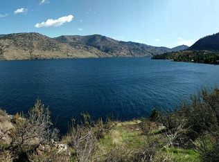 384 Robison Ln, Chelan, WA 98816