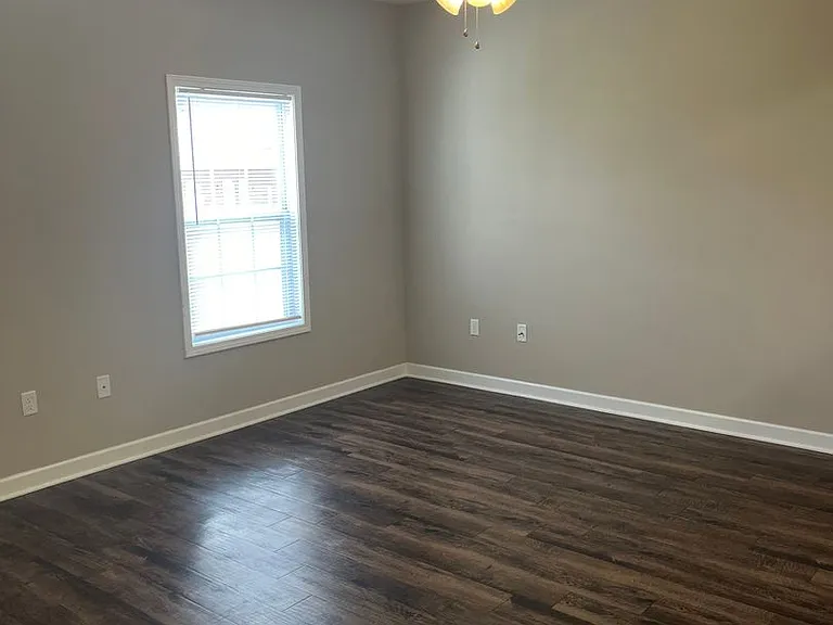 736 Village Creek Dr — Photo 24