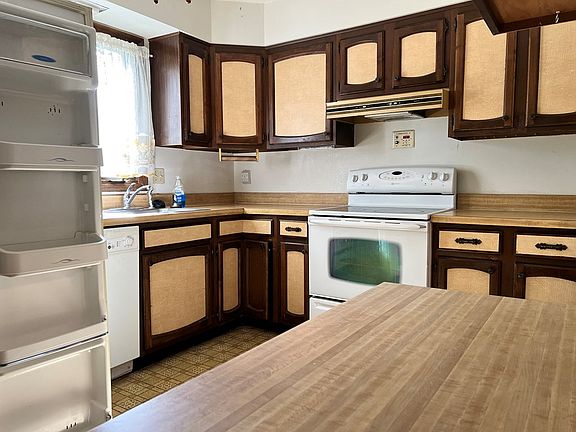 4th image of 1080 Elmarna Ave