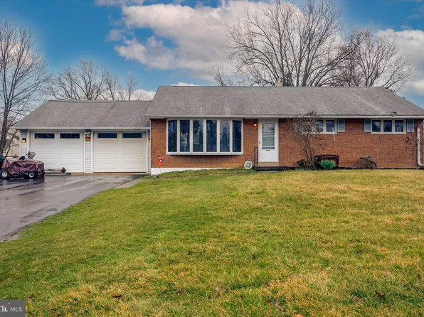13 Maple Ave, Hatboro, PA 19040