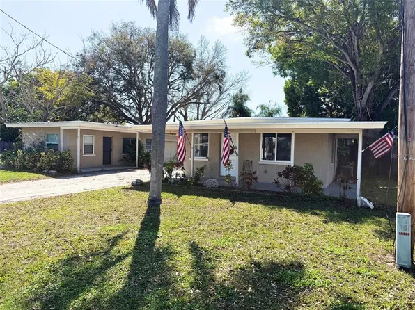 10598 106th Ave, Largo, FL 33773