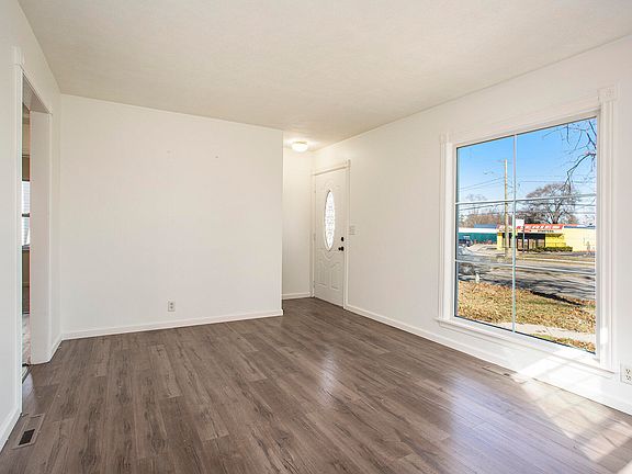 5th image of 3705 Clyde Park Ave SW