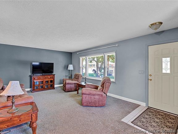 3rd image of 2595 E Robin Road
