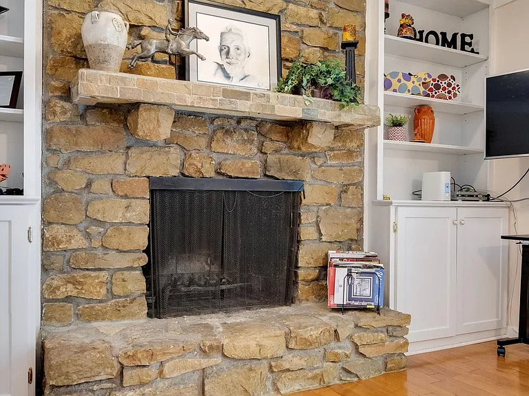 9802 Tamarisk Pkwy — Photo 14