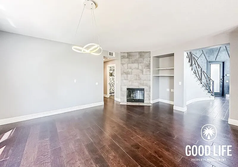 5 bed, 3.0 bath, 2656 sqft, $5,500 — Photo 2