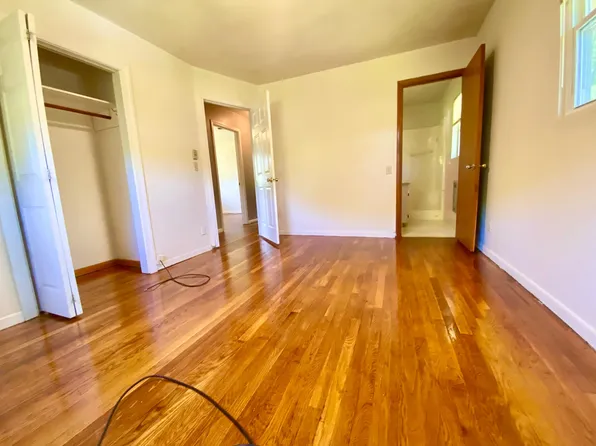 204 Chickasaw St, Johnson City, TN 37604