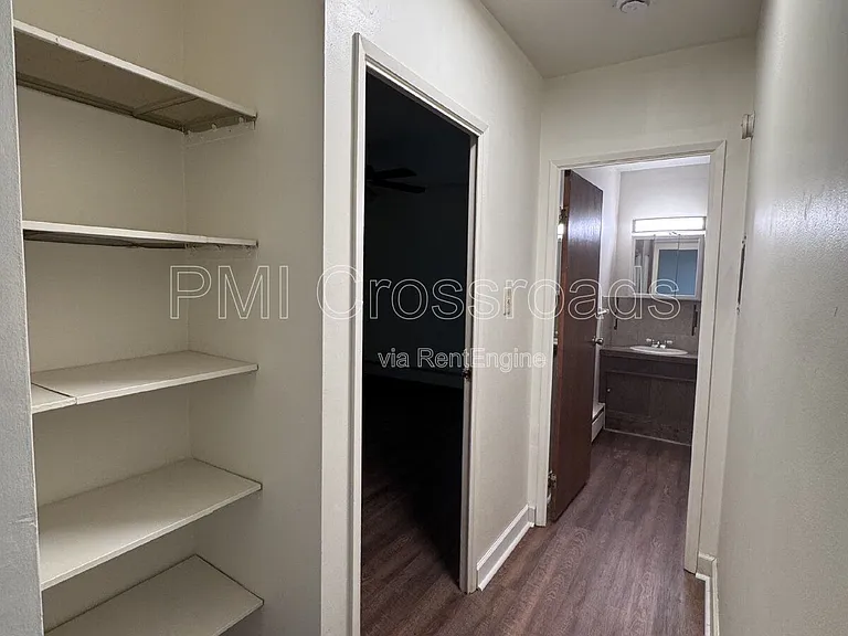 2323 Newton St #20 — Photo 8