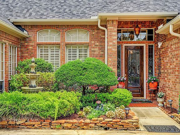 Walk way entrance to the front door.