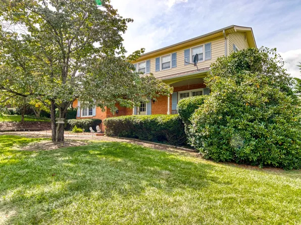 5 8th St, Radford, VA 24141