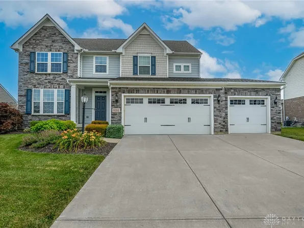 9282 Maple Brook St, Centerville, OH 45458