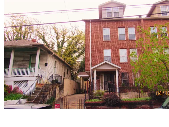 225 56th Pl NE, Washington, DC 20019