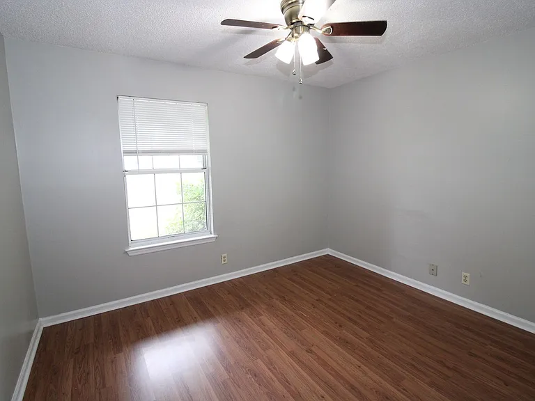 208 Woodbridge Rd — Photo 10