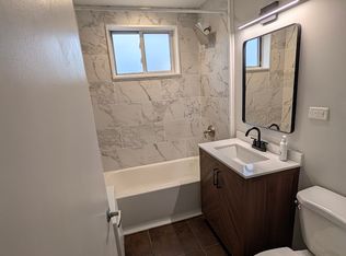 2623 W Fitch Ave #2, Chicago, IL 60645