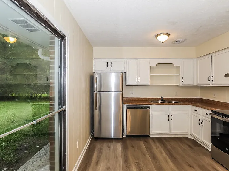 5 Silverwood Dr — Photo 7