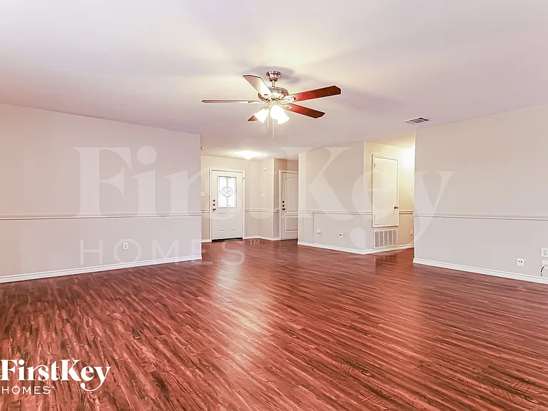 229 Silver Spur Dr — Photo 5