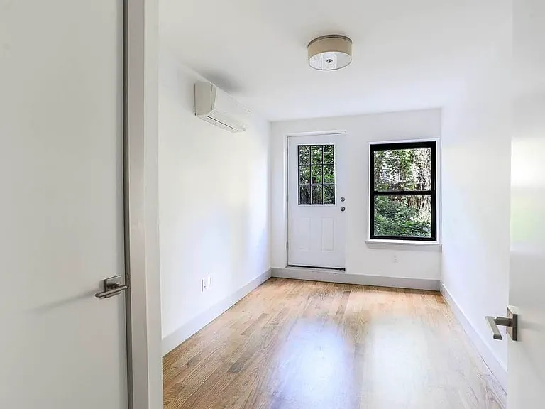 571 Gates Ave #1B — Photo 7