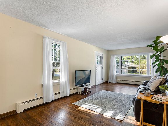 3rd image of 1201 Lincoln Ave