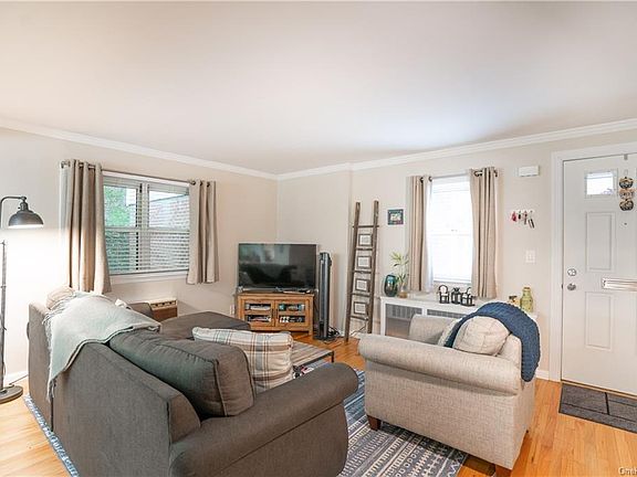 4th image of 149 Charter Cir #149