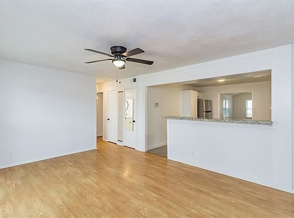 3rd image of 2524 Avenel Dr