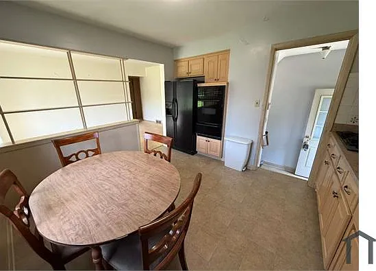 22050 Chardon Rd — Photo 2