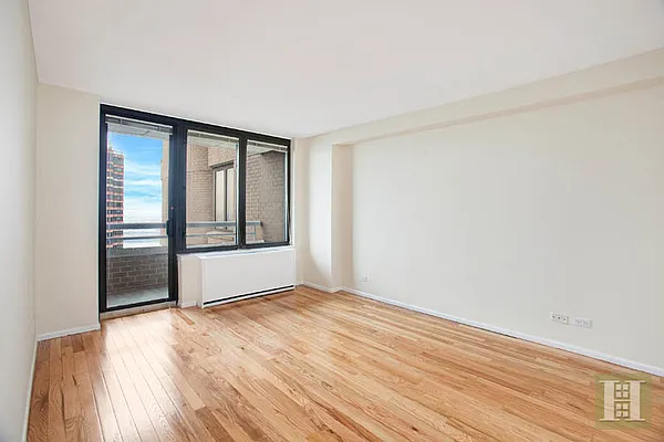 Rented by Halstead Real Estate | media 26