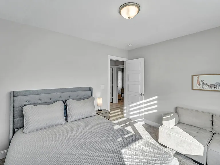 2113 Seneca Dr — Photo 32