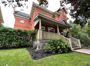 324 Chapel St #5, Ottawa, ON K1N 7Z3