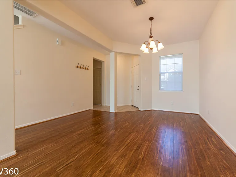 2943 Meadowglen Crst — Photo 7