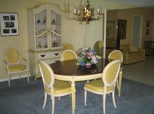4th image of 521 S Country Club Dr