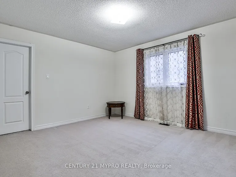 431 Woodspring Ave E — Photo 33