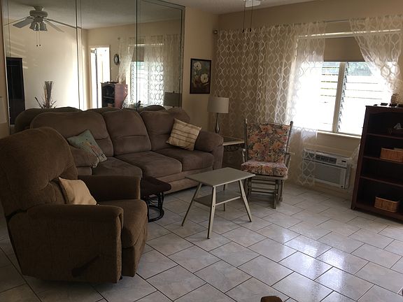 3rd image of 15600 NE 6th Ave APT 4D