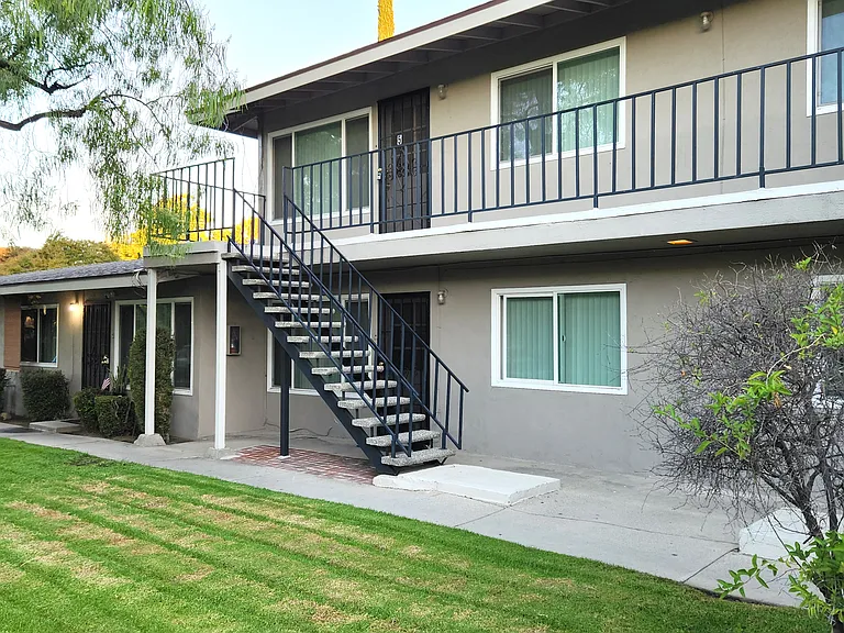 514 N Towne Ave #6 — Photo 2