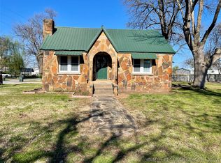 305 N Main St, Webbers Falls, OK 74470