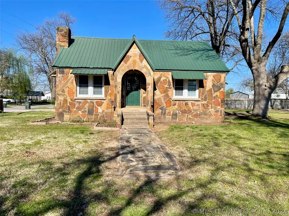 305 N Main St, Webbers Falls, OK 74470